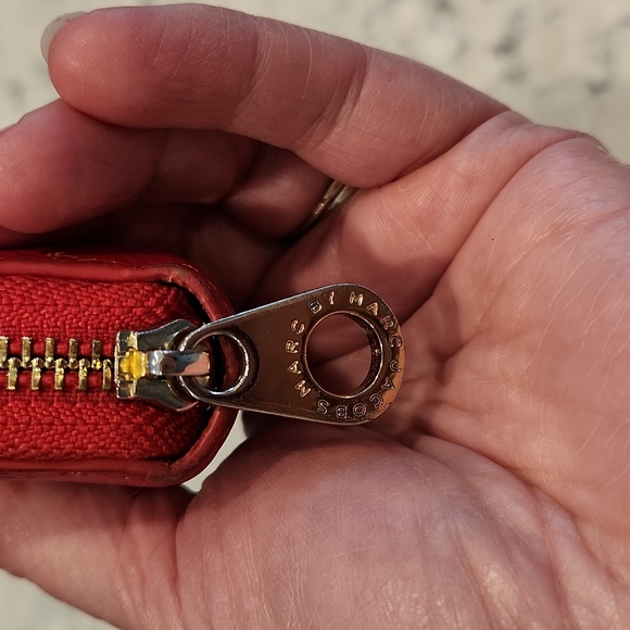 Marc By Marc Jacobs Classic Q Slim Zip Around Wallet Red Leather - Picture 4 of 14